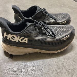 MEN’s HOKA CLIFTON 9 2E